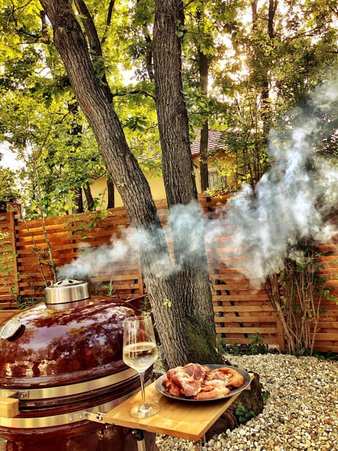 Pine-Wood Resort Balatonalmadi Bagian luar foto