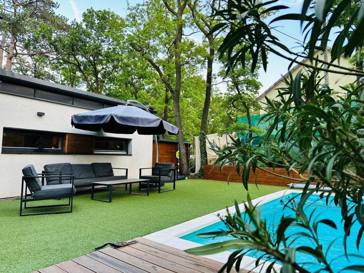 Pine-Wood Resort Balatonalmadi Bagian luar foto